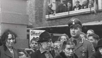 BYLI SĄSIADAMI: LUDZKIE WYBORY I ZACHOWANIA W OBLICZU ZAGŁADY